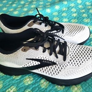 Brooks Revel 4 shoes